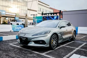 BYD Denza Z9GT Spotted in Vietnam: A New Era for Electric Luxury Supercars - image 8