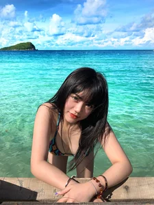 The Radiant Beauty and Fashion Style of the Lam Dong Rising Social Media Star - image 3