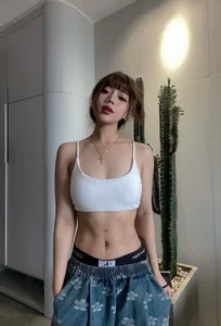The Radiant Beauty and Fashion Style of the Lam Dong Rising Social Media Star - image 8