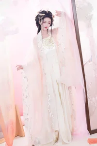 YiTuYu Art Language Vol.5561: Featuring Qi Luo Sheng De Xiao Su Su Artistic Photography - image 13