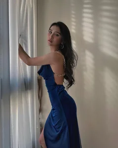 Elegant Backless Fashion Trends: A Stunning Gallery of Sophisticated and Bold Summer Styles - image 1