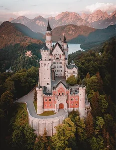 8 Most Beautiful Castles in Europe: A Fairytale Travel Guide for History Lovers - image 2