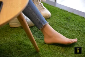 IESS Model Xiao Jie 136 Double Layer Socks Fashion Gallery - image 1