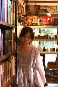 YiTuYu Art Language Vol.10294: Elegant Portraits Featuring Xue Xue 2233 Photobook - image 13