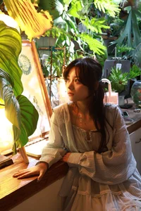 YiTuYu Art Language Vol.10294: Elegant Portraits Featuring Xue Xue 2233 Photobook - image 5