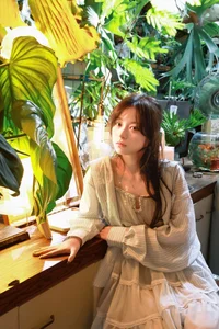 YiTuYu Art Language Vol.10294: Elegant Portraits Featuring Xue Xue 2233 Photobook - image 20