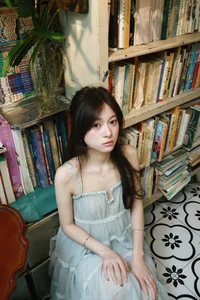 YiTuYu Art Language Vol.10294: Elegant Portraits Featuring Xue Xue 2233 Photobook - image 14