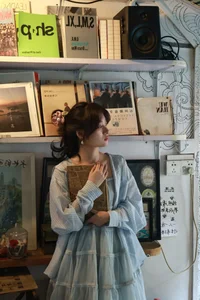 YiTuYu Art Language Vol.10294: Elegant Portraits Featuring Xue Xue 2233 Photobook - image 12