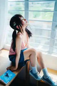 Coser Chunmomo's Dreamy Selfie Moments Part02: Captivating Beauty by the Window - image 5