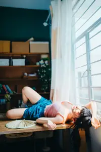 Coser Chunmomo's Dreamy Selfie Moments Part02: Captivating Beauty by the Window - image 13