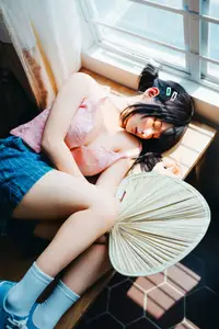 Coser Chunmomo's Dreamy Selfie Moments Part02: Captivating Beauty by the Window - image 15