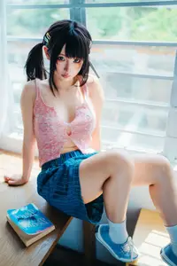 Coser Chunmomo's Dreamy Selfie Moments Part02: Captivating Beauty by the Window - image 2
