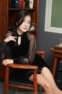IESS SXJ No.2086: Wan Ping Part02 – Alluring Chinese Model in Elegant Office Setting - image 1