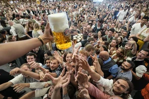 Oktoberfest 2024: A Guide to the World's Largest Beer Festival - image 3