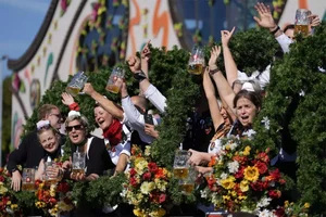 Oktoberfest 2024: A Guide to the World's Largest Beer Festival - image 2