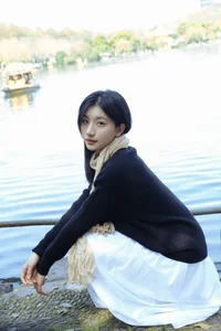 YiTuYu Art Language Vol.7225: Sha Sha Shuai Shuai Yu’s Captivating Visual Story - image 1