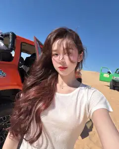 Karty Chang: Dien Bien Hot Girl Shines Bright Amidst Desert Dunes - image 6