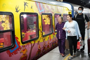 A Nostalgic Journey: Riding the Midnight Train into the Lunar New Year of At Ty 2025 - image 2