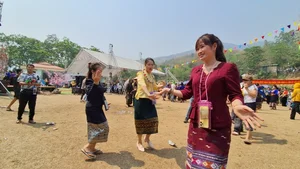 Discover the Vibrant Bun Huot Nam Water Festival of the Lao People in Dien Bien - image 8
