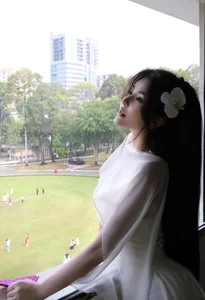 The Art of the Summer Photo Dump: Exploring Coastal Elegance with Saigon’s Leading Influencer - image 3