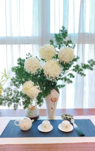 Master the Art of Ancient Chrysanthemums: Stunning Floral Tips for a Long-Lasting Lunar New Year - image 2