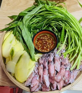 Why Squid Wrapped in Water Spinach is the Ultimate Culinary Craze - image 1