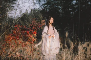 Modern Visual Artistry: YiTuYu Art Language Vol.4948 Dang Chu Jiao Ren Jia Xiao Tian Tian - image 2