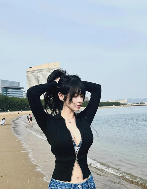 The Micro-Top Trend: Exploring Korea's Boldest Summer Fashion Movement