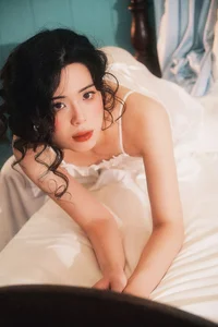 Cinematic Muse: The Timeless Elegance of Yi Zhi Qian Qian - image 21