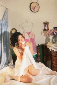Cinematic Muse: The Timeless Elegance of Yi Zhi Qian Qian - image 18