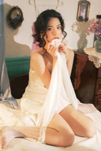 Cinematic Muse: The Timeless Elegance of Yi Zhi Qian Qian - image 8