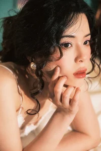 Cinematic Muse: The Timeless Elegance of Yi Zhi Qian Qian - image 20