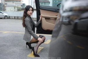IESS Gallery Featuring Model Xiao Bao: The Elegant Half-Tube Stocking Collection - image 42