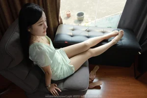 Elegant Hosiery Fashion: IESS SXJ No.1705 Featuring Model Wan Ping - image 26