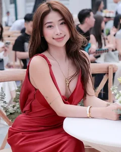 Louis Pham Unfiltered: Candid Photos Reveal the Natural Beauty and Physique of the Vietnamese Influencer - image 2
