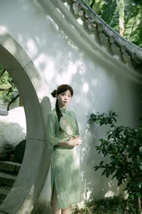 Elegant Modern Cheongsam Fashion by Qu Qi: YiTuYu Art Language Vol.9352 - A Stunning Collection of Fresh Qipao Style and Artistic Photography - image 3