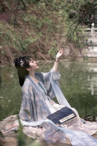 Modern Aesthetic and Style: Shen Shi Si in Art Language Vol.6489 - image 2