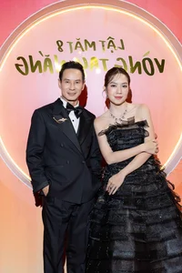 Ly Hai and Minh Ha Family Shine in Coordinated Red Carpet Outfits - image 8
