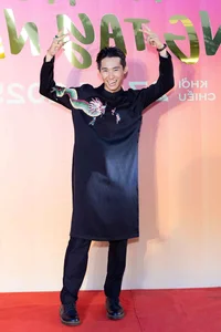 Ly Hai and Minh Ha Family Shine in Coordinated Red Carpet Outfits - image 7