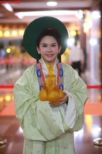 Vietnamese Celebrities and Beauty Queens Join Sacred Vesak Procession and Buddha’s Birthday Celebration - image 3