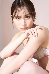 Immerse in Ayaka Hidarihata's Pure Beauty: A Captivating Portrait - image 4