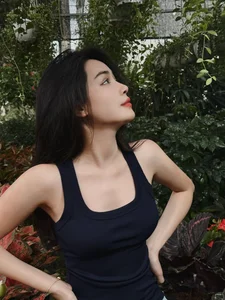 Influencer Vu Combines Luxury and Innovation with Her New Tesla Electric Vehicle - image 2
