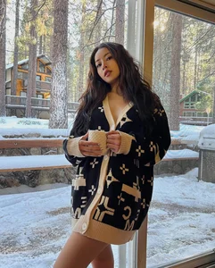 Chi Pu Cold Weather Travel Fashion Style and Inspiration - image 7