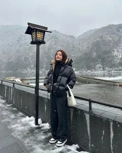 Chi Pu Cold Weather Travel Fashion Style and Inspiration - image 2