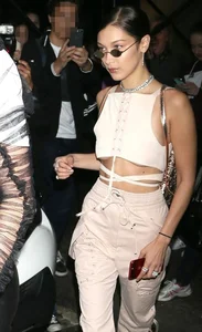 Blackpink Lisa’s Bold Fashion Statement: The Controversial Look Breaking the Internet - image 1