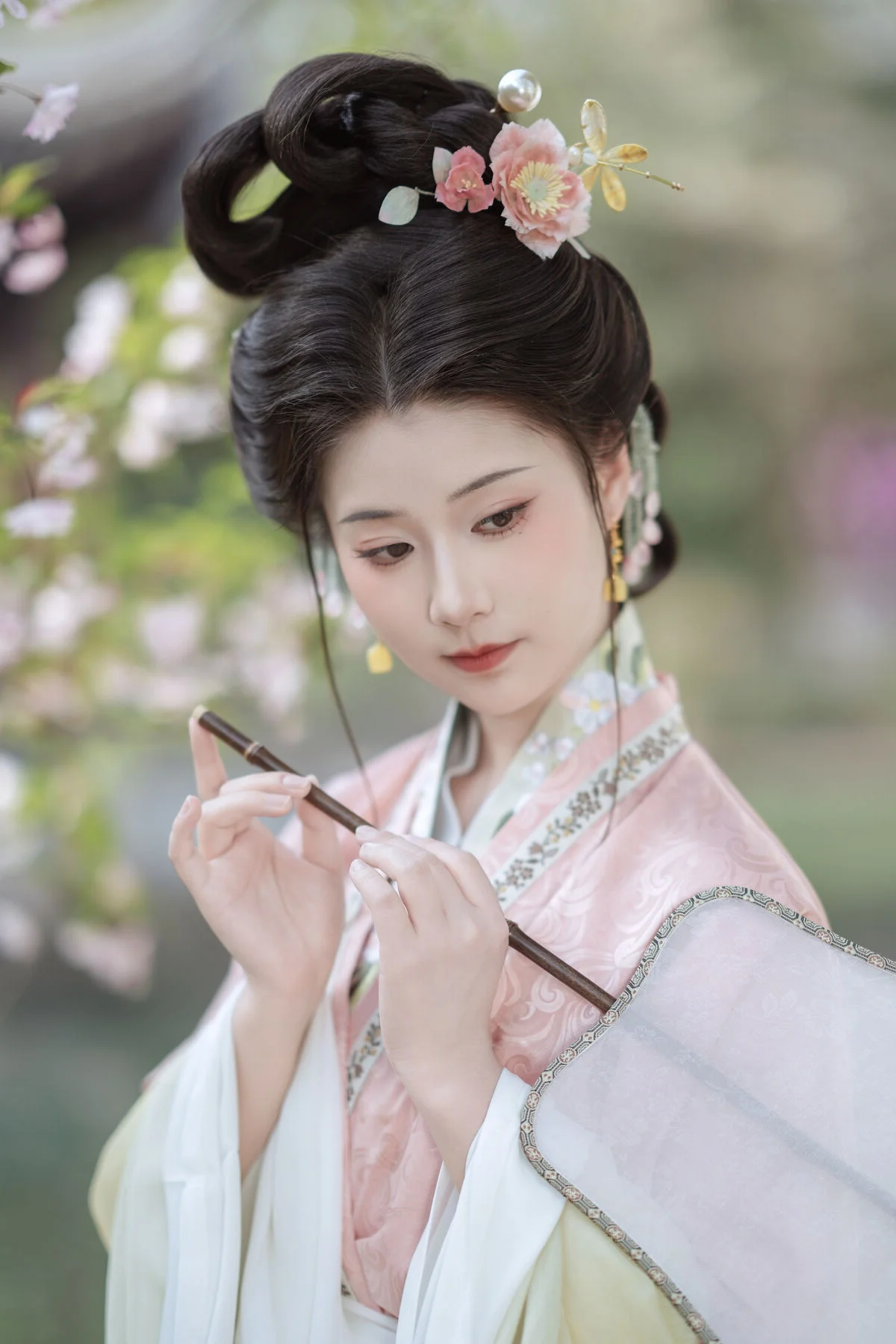 YiTuYu Art Language Vol.10229 Jiang Zhu: An Exclusive Visual Exploration of Elegance and Style