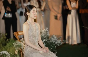 Elegant Performance by Bí Đỏ at the National Concert: A Display of Aristocratic Grace and Talent - image 3