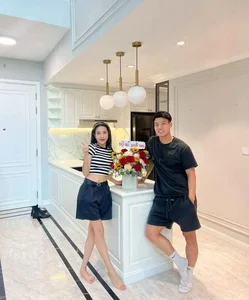 The Luxurious Life of Footballer Vũ Văn Thanh: Supercars and High-End Real Estate at Age 27 - image 1