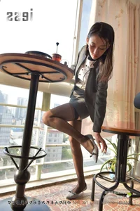 Elegant Office Style: IESS Sixiangjia 006 Featuring Model Qiuqiu in Classic Black Silk and Garter Sets - image 39