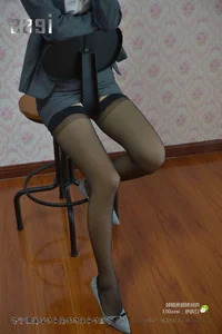 Elegant Office Style: IESS Sixiangjia 006 Featuring Model Qiuqiu in Classic Black Silk and Garter Sets - image 41